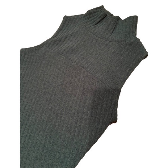 Black Bead Turtle neck Dress - Picture 3 of 3